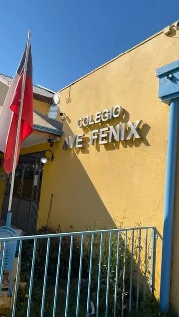 Fachada del Colegio Ave Fénix en Rancagua